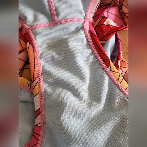Nike Woman’s Fastback 1-Piece Bathing Swim Dive Swimsuit - Picture 3 of 8
